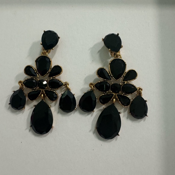 Statement Black and Gold Oscar De La Renta Chandelier Clip On Earrings - Picture 1 of 6